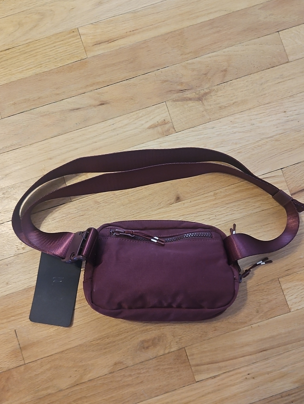 NWT Fabletics Crossbody Bag - Picture 2 of 3